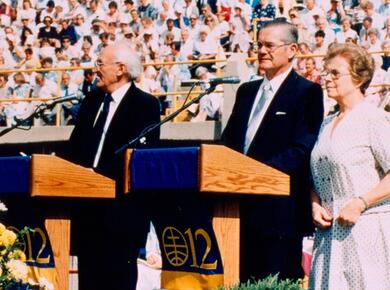 Raul Garcia and wife Anita at the Winnipeg stadium during MWC Assembly in 1990